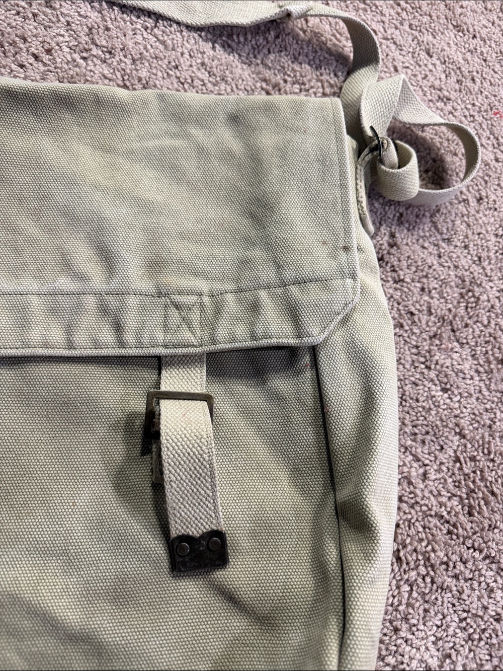 Moosejaw Olive Green Canvas Messenger Bag - Picture 4 of 4